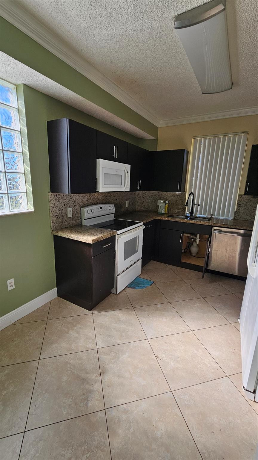 6960 SW 39th Street E101