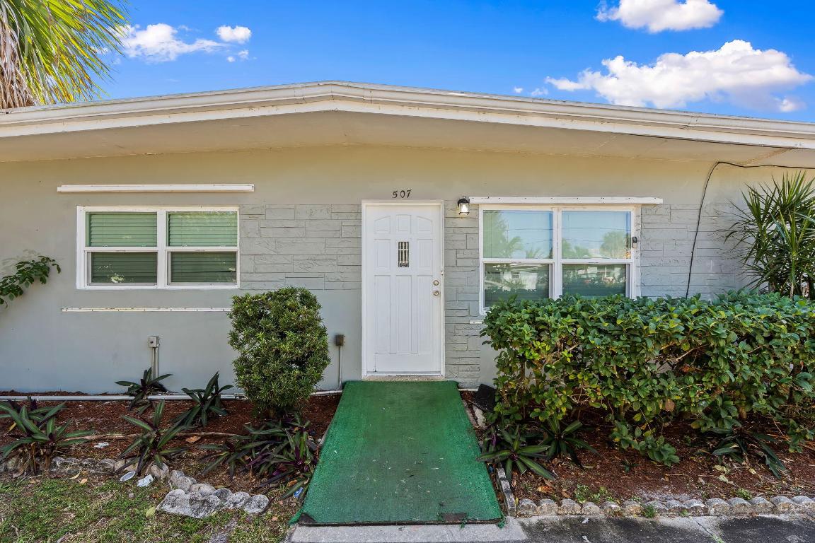 507 Gardenia Avenue, Fort Pierce, FL, 34982/$265,000 1 507 Gardenia Avenue