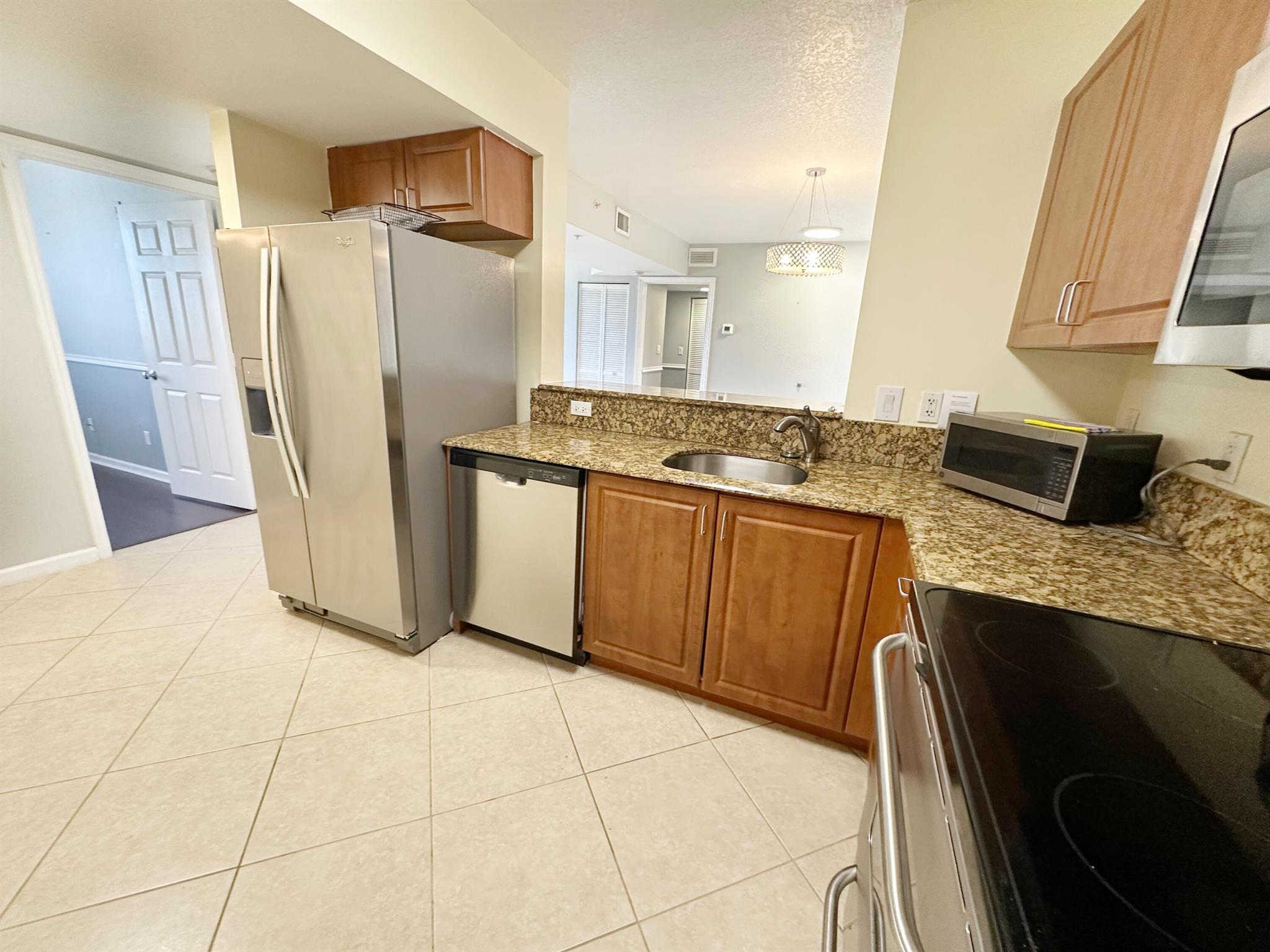 529 E Sheridan Street 2011