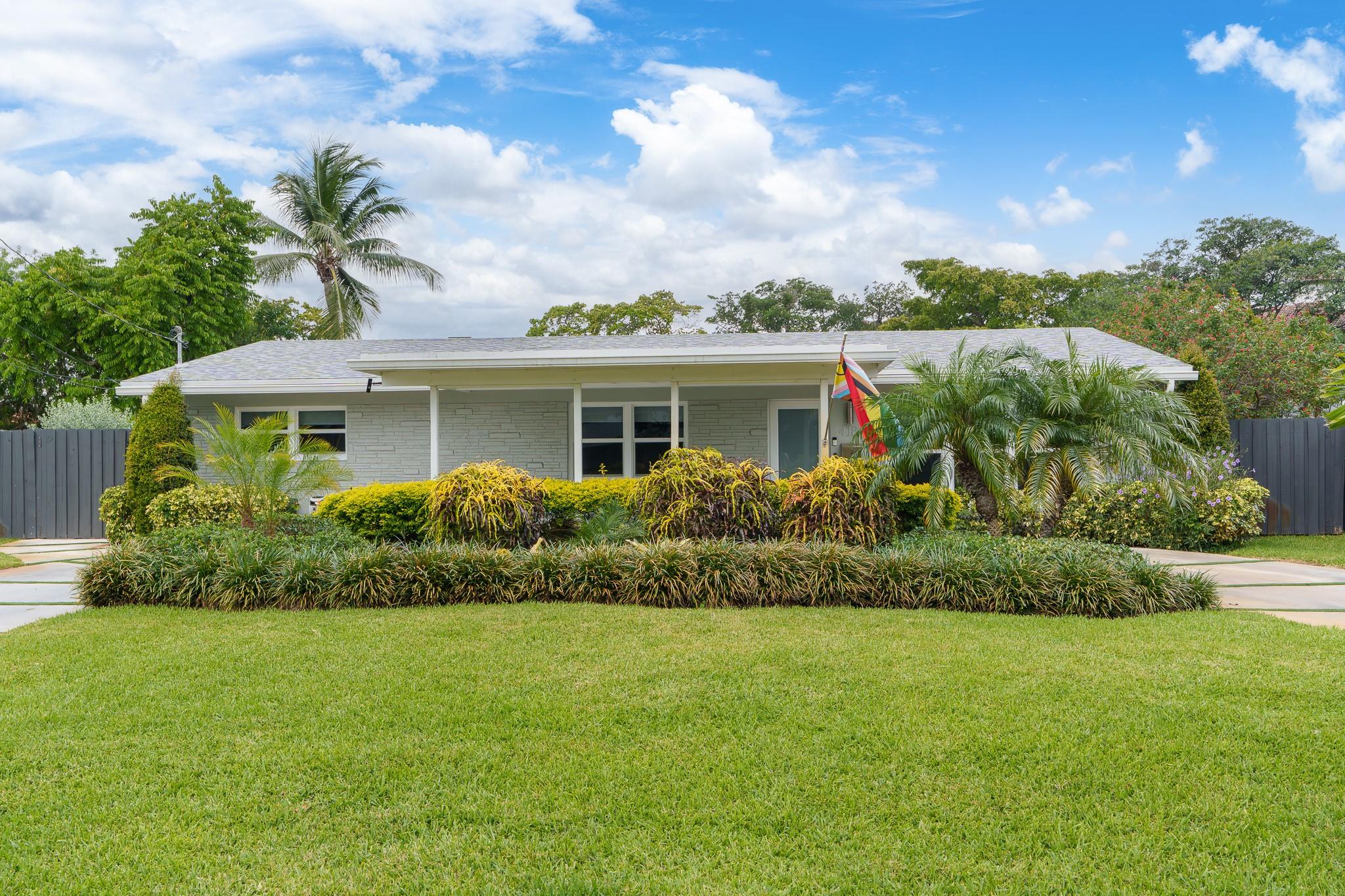 418 NW 20th St