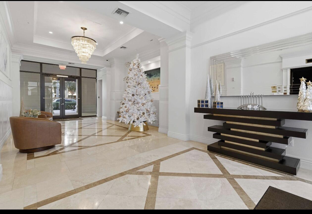 233 S Federal Highway 203