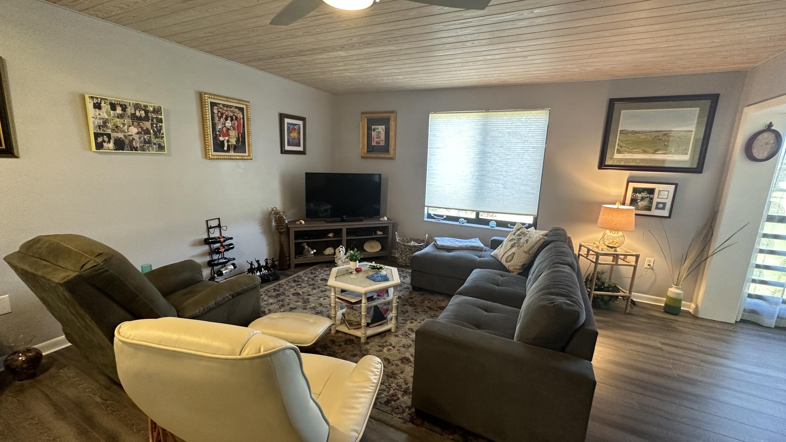 MILES GRANT CONDO - Residential