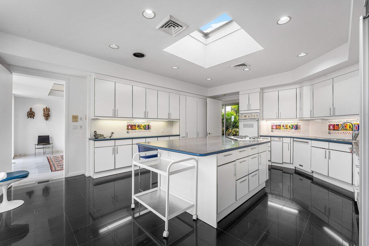 BREAKERS WEST 12 - Residential