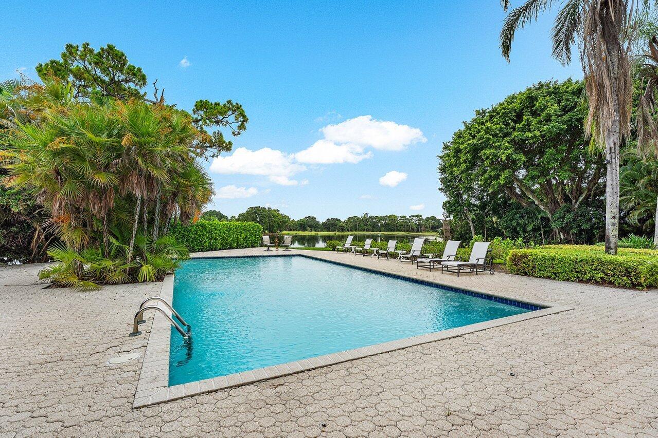 BREAKERS WEST 12 - Residential