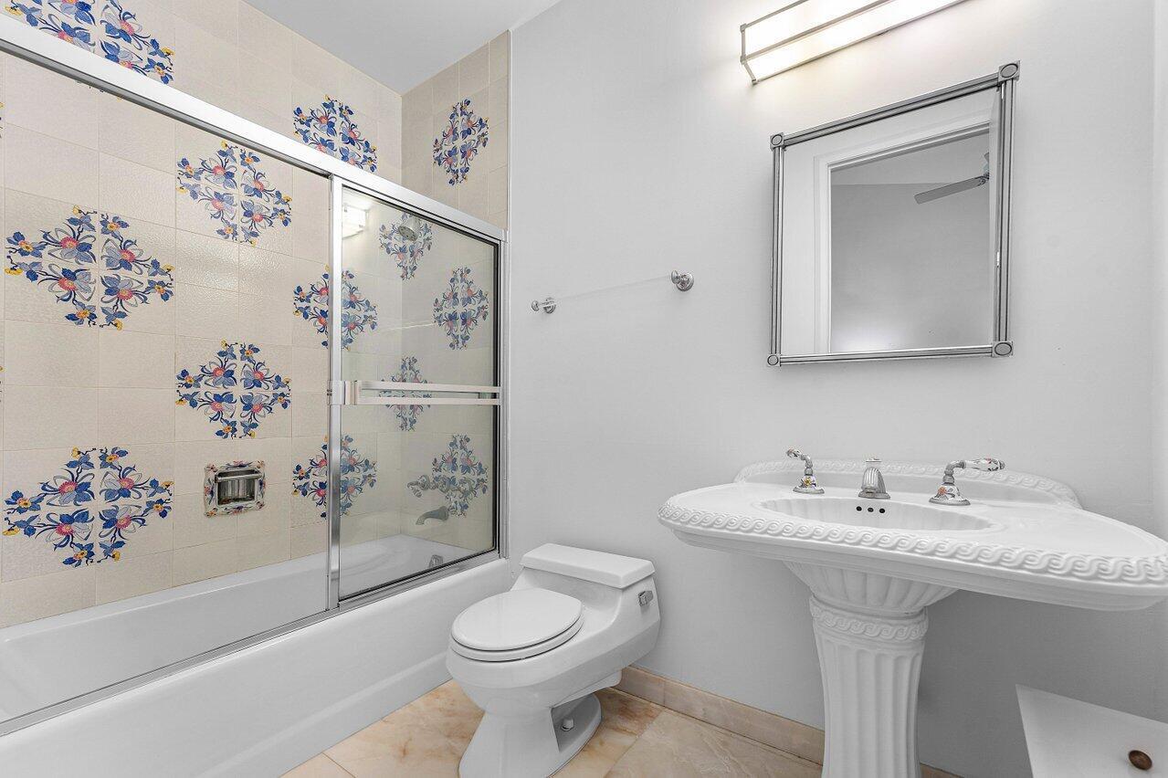 BREAKERS WEST 12 - Residential