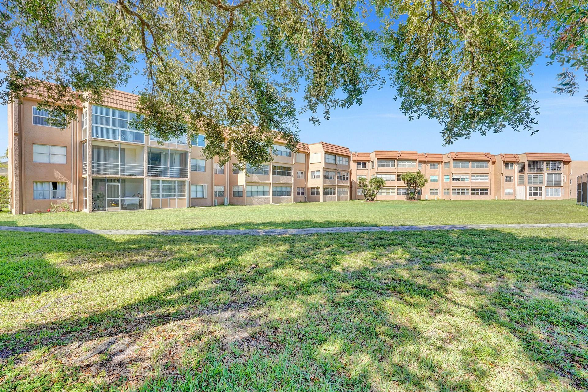 Sunrise Lakes - Residential