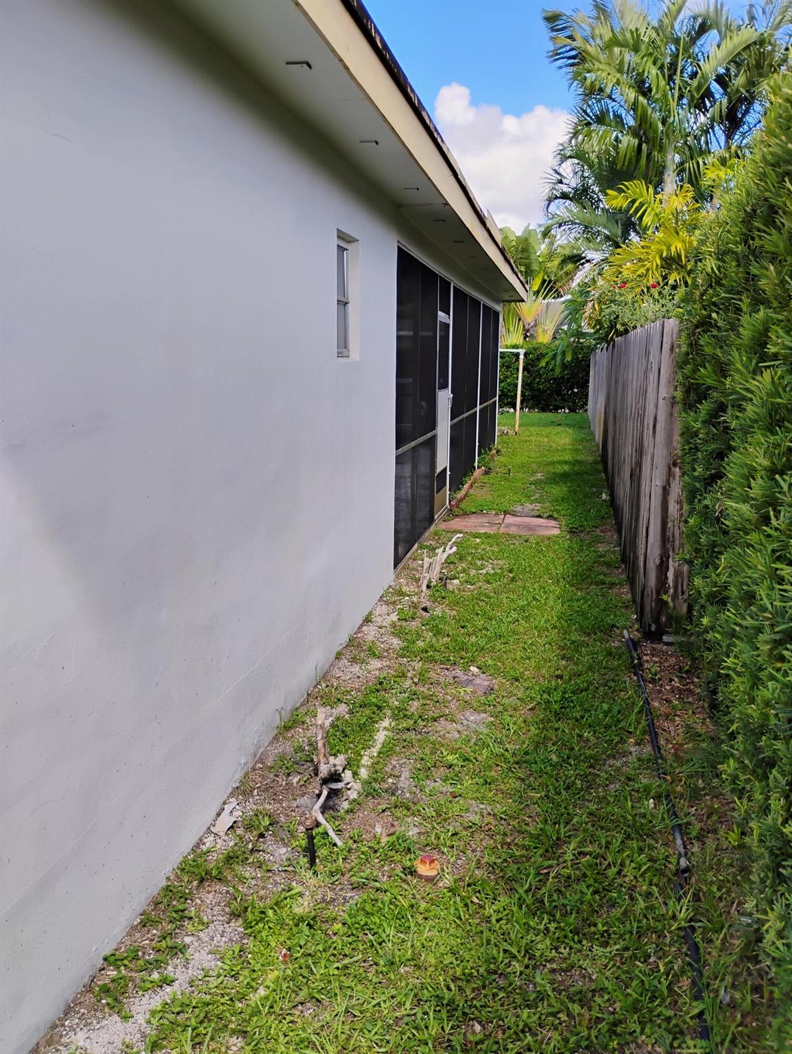 1500 N 47th Avenue