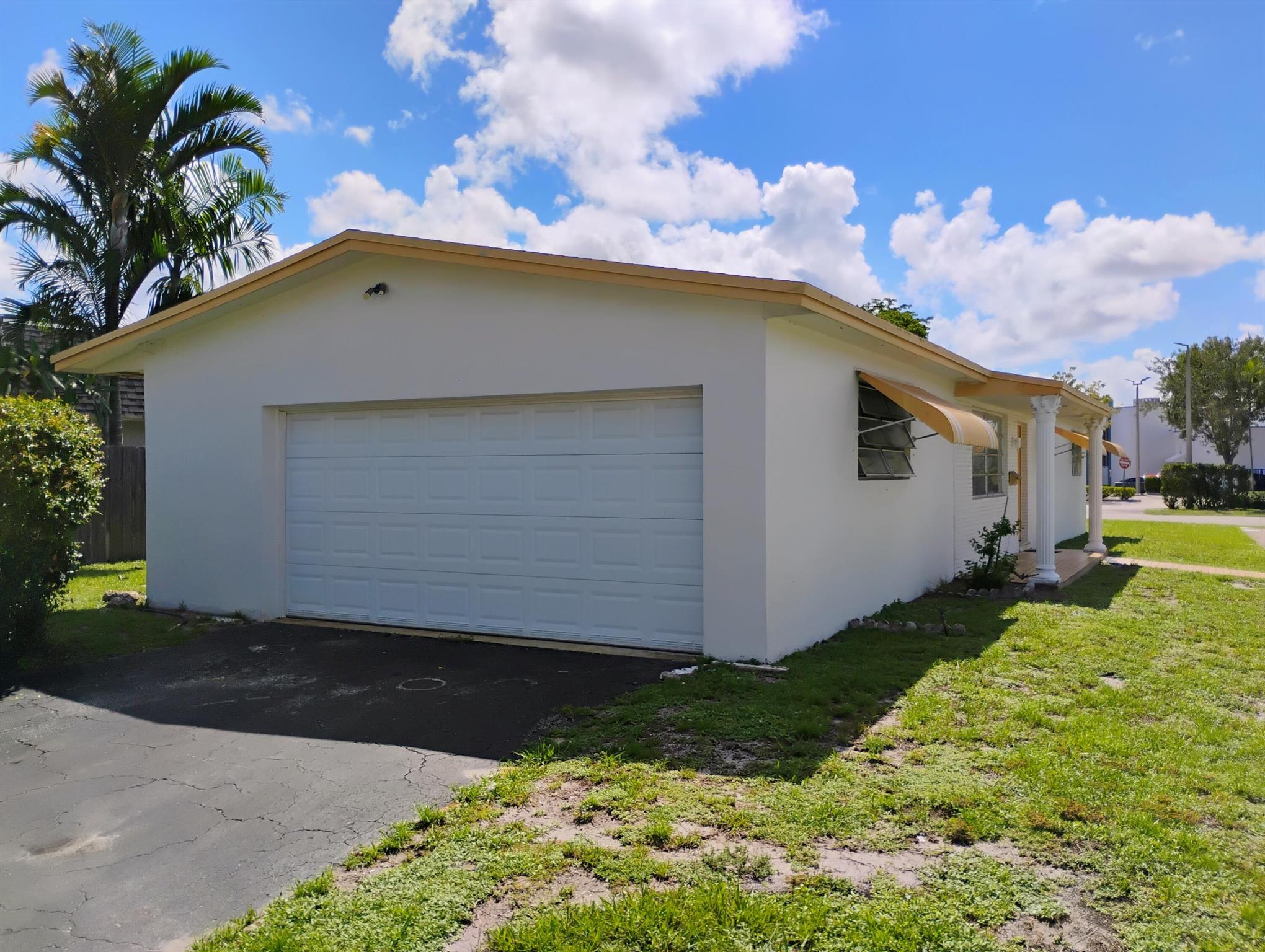 1500 N 47th Avenue