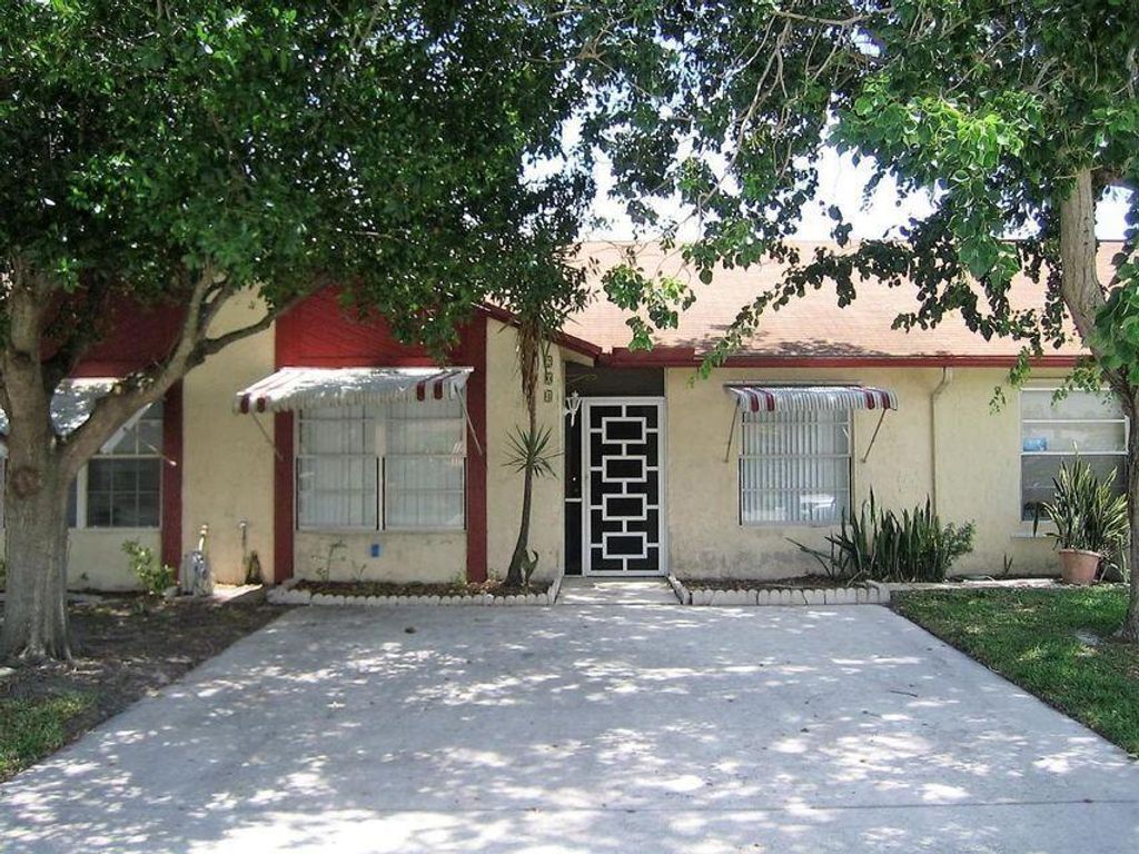 Photo of 204 W Palmetto Court Ct W, Jupiter, FL 33458 (MLS # R10751400)