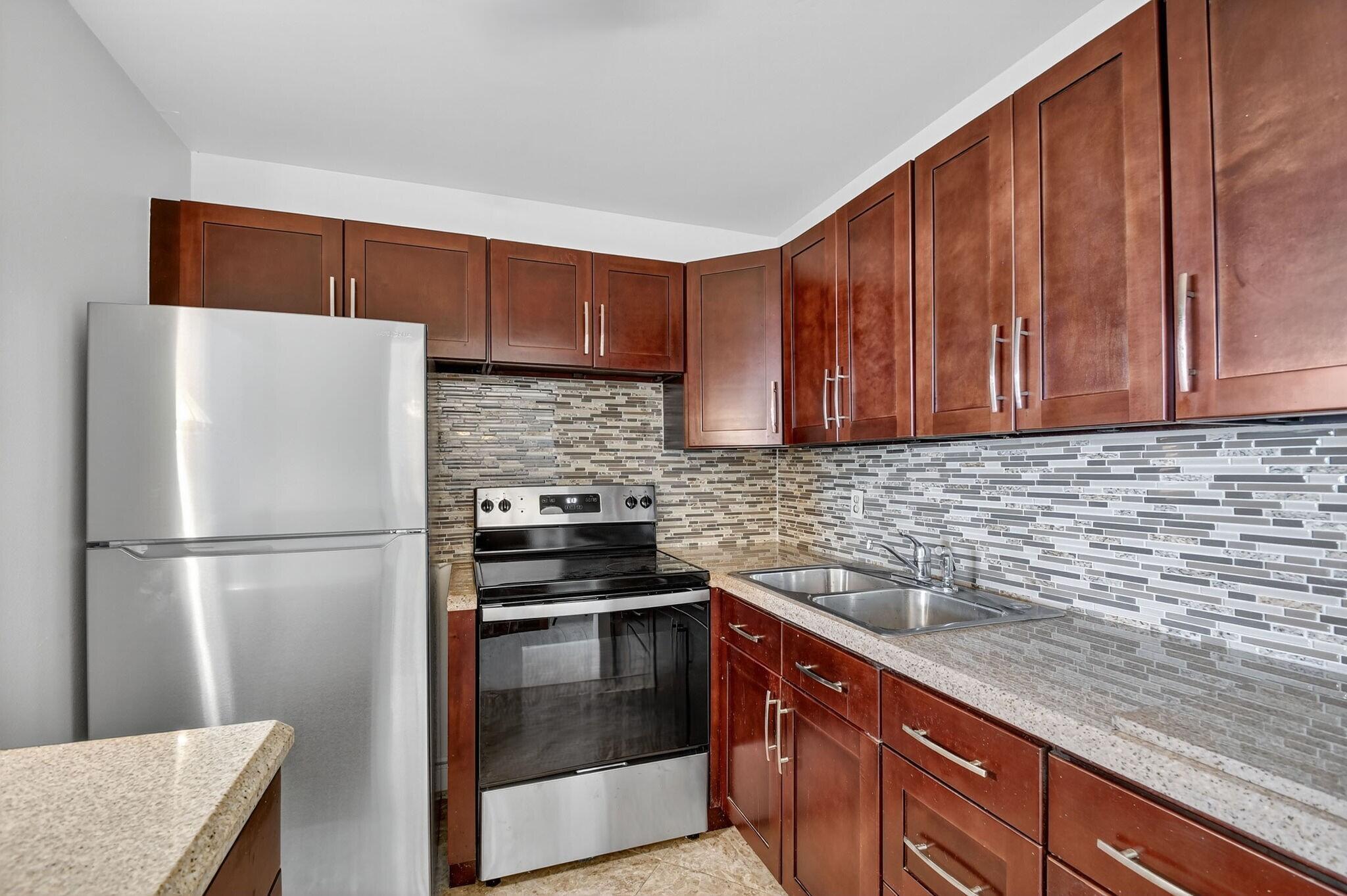 View photos, virtual tours, details... 560 Horizons W 210