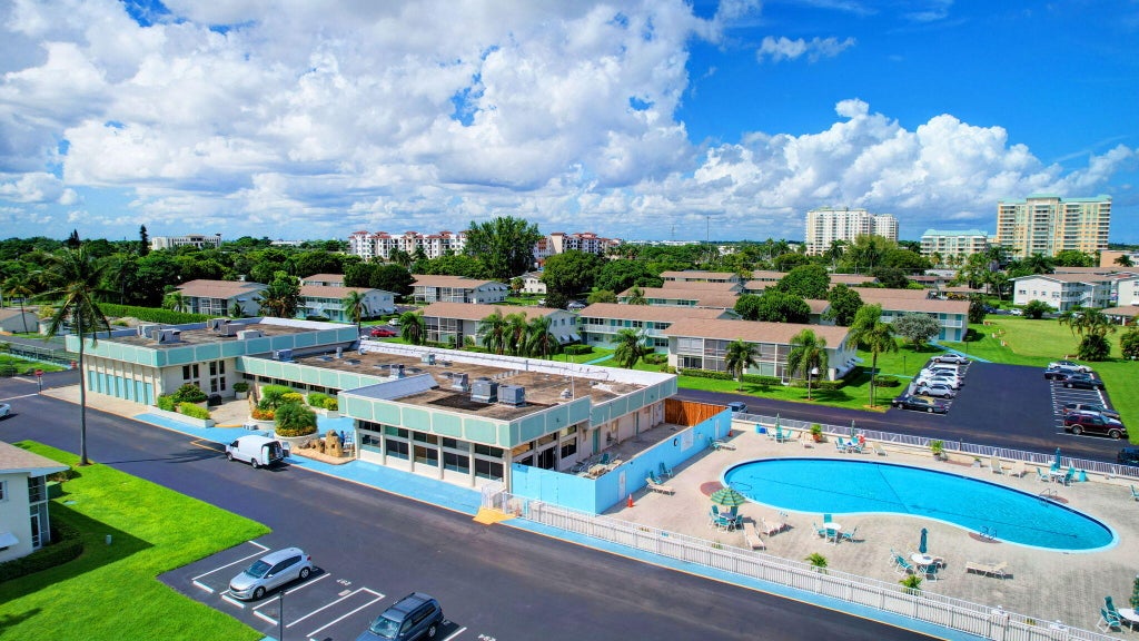 Photo of 560 Horizons W #210, Boynton Beach, FL 33435 (MLS # R11137177)