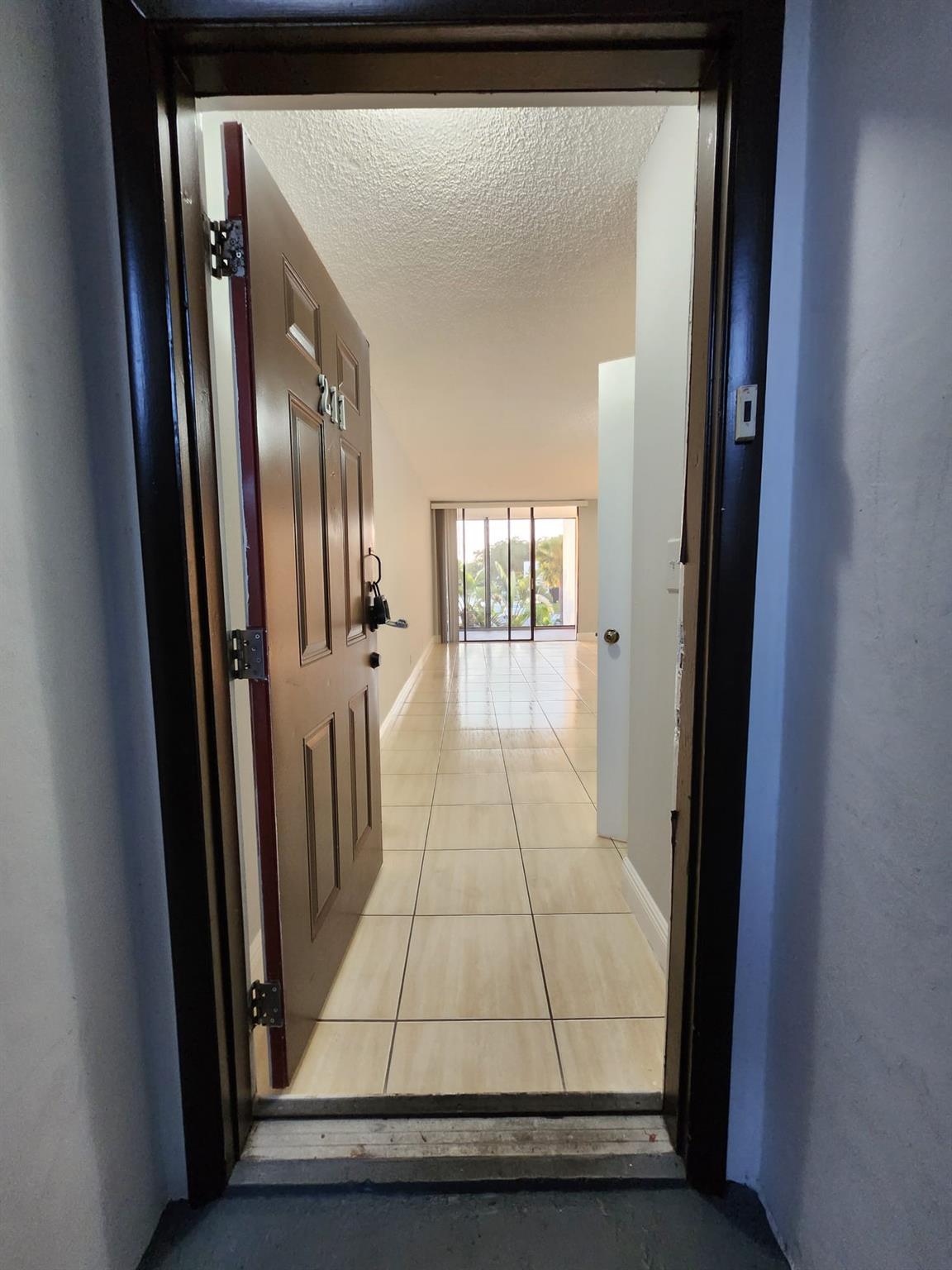 212 Lake Point Dr 211