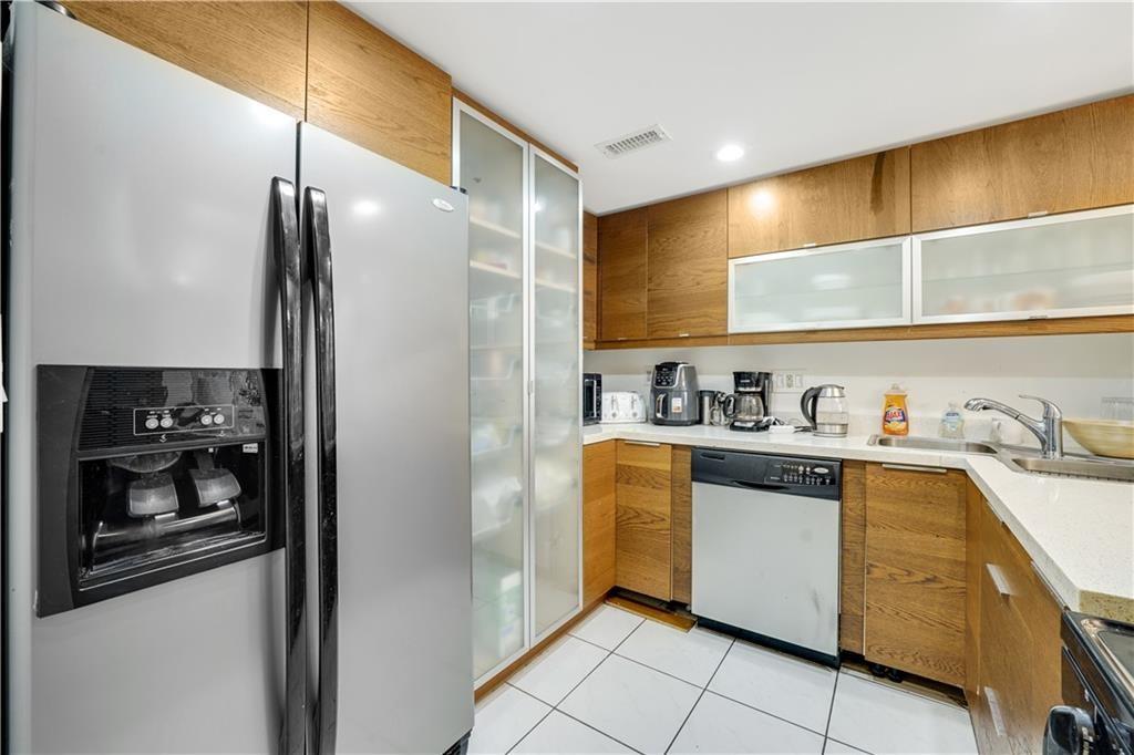 Parker Tower Condo - Residential Lease