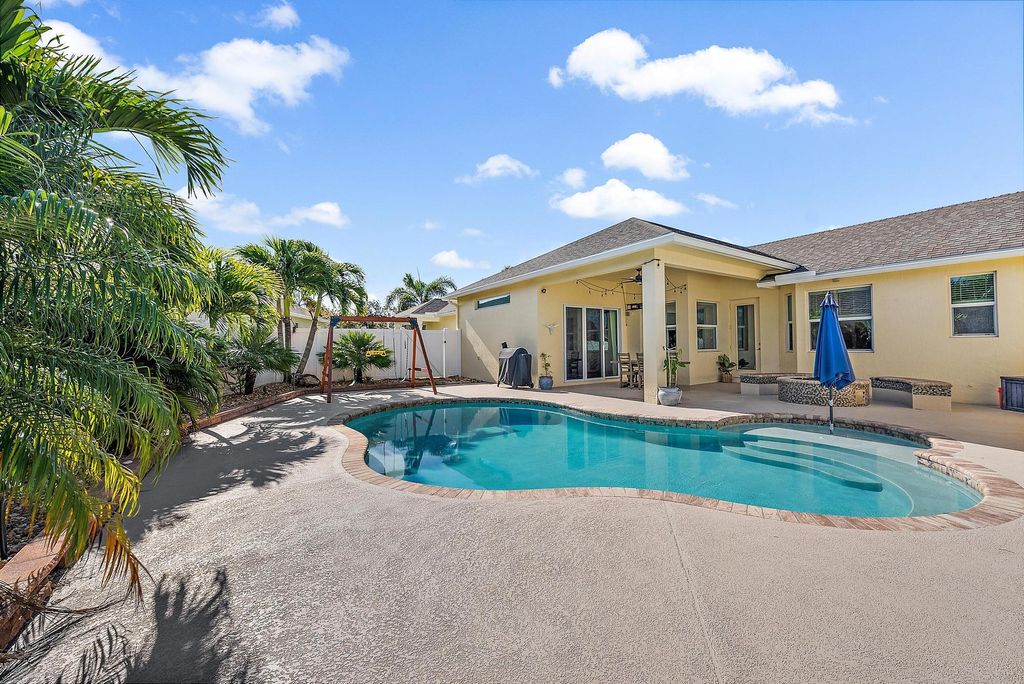 Photo of 10352 SW Westlawn Boulevard, Port Saint Lucie, FL 34987 (MLS # R11062584)