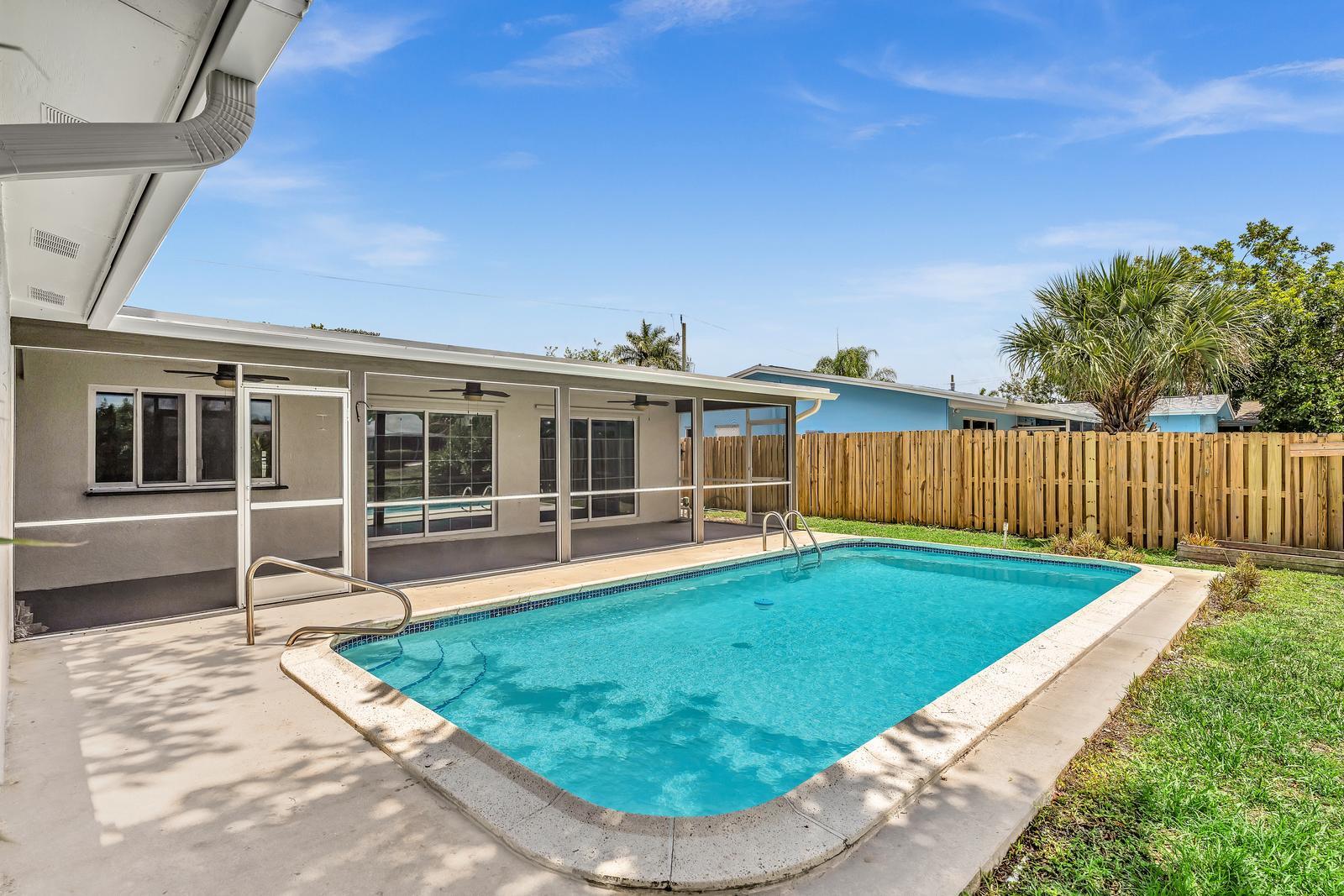 SUNRISE GOLF VILLAGE SEC 19 - Residential