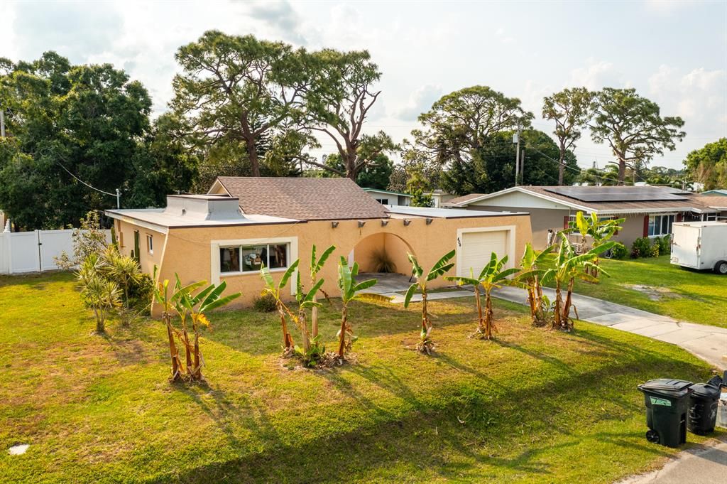 Photo of 404 E Coconut Avenue, Port St Lucie, FL 34952 (MLS # R10879060)