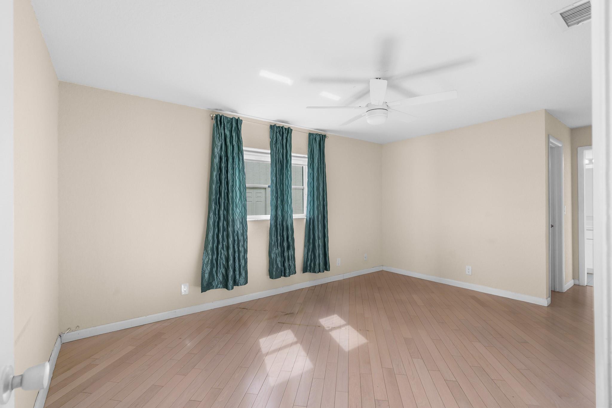 Lauderdale West 3 Sec 83- - Residential