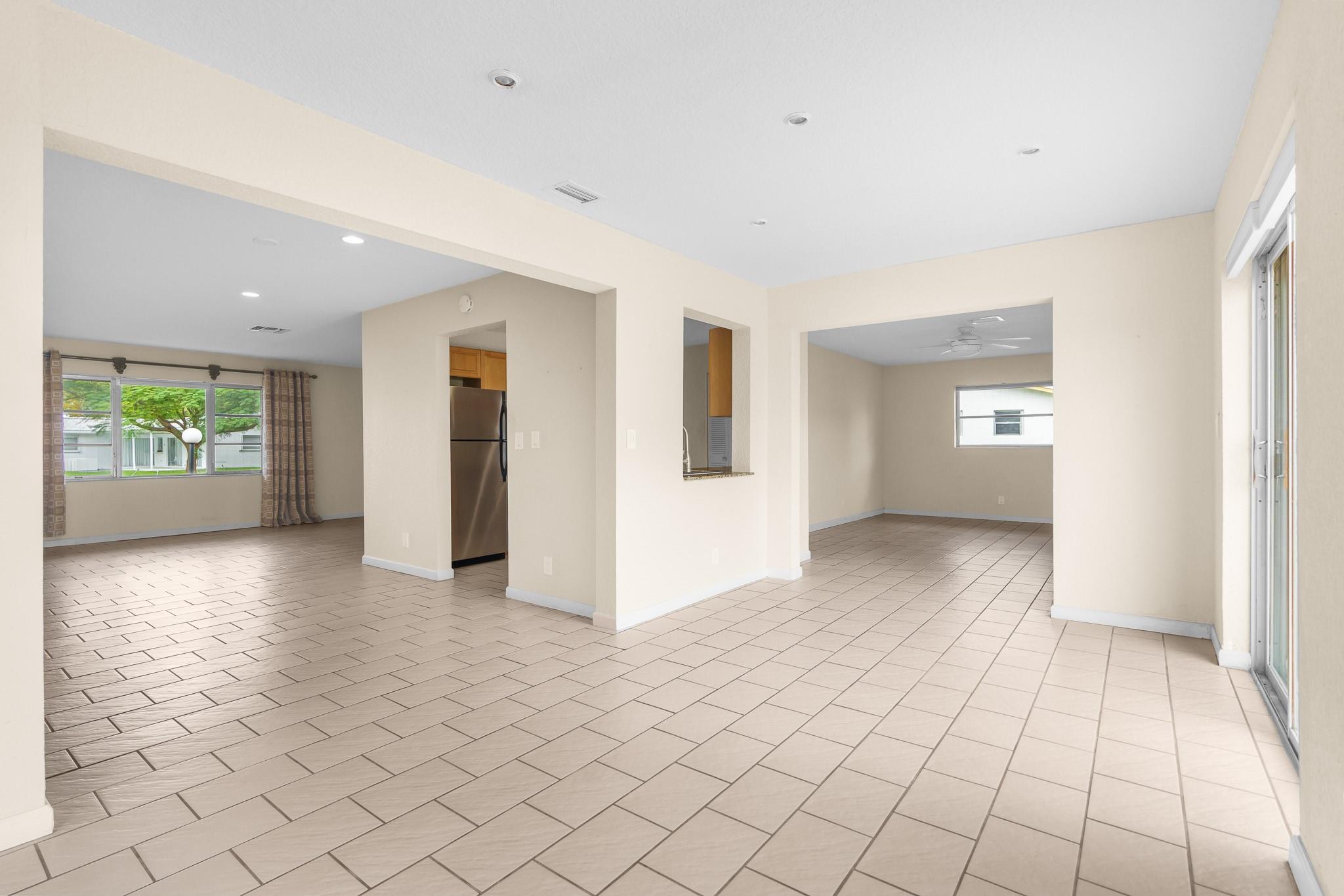 Lauderdale West 3 Sec 83- - Residential