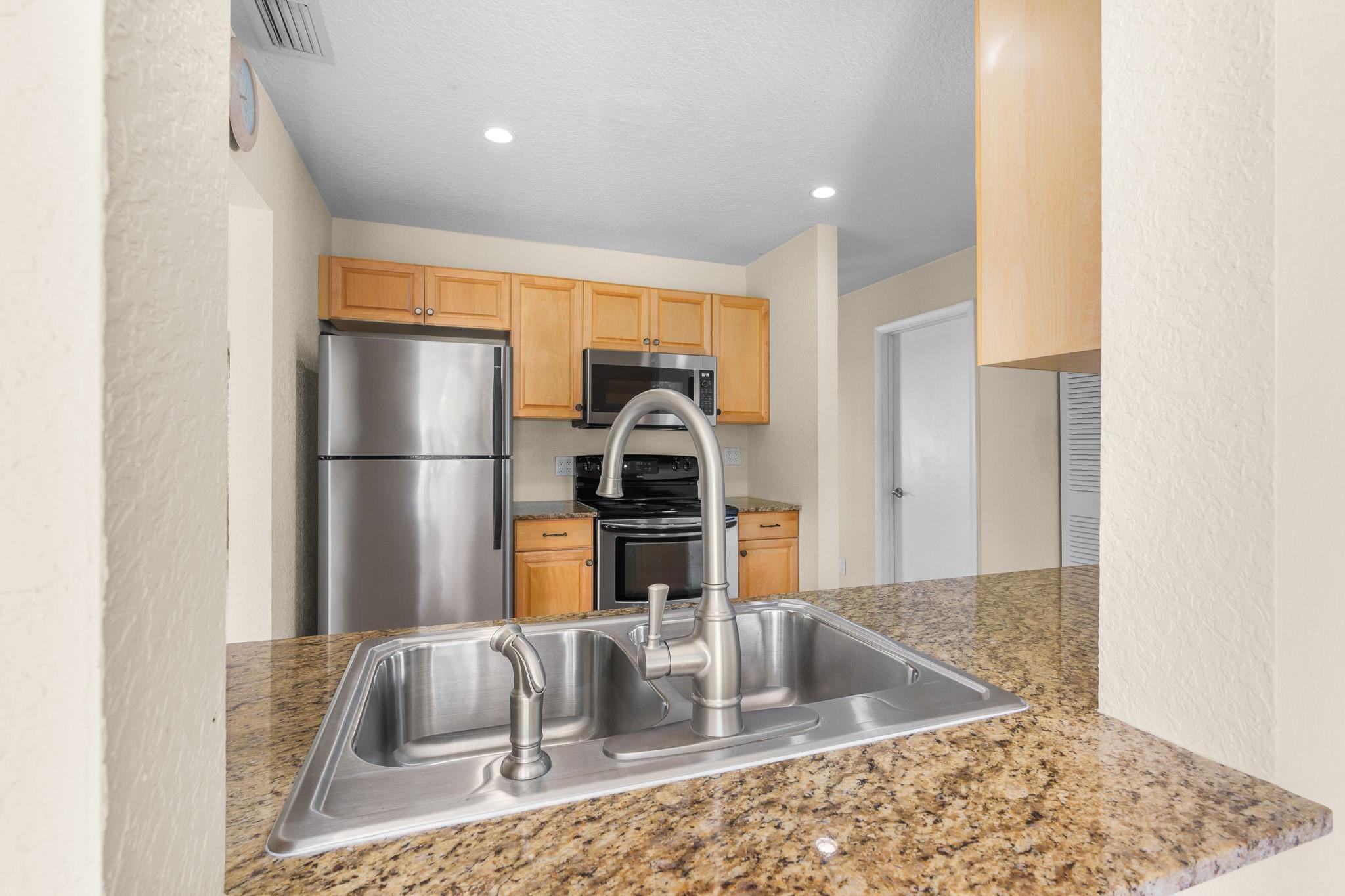 Lauderdale West 3 Sec 83- - Residential