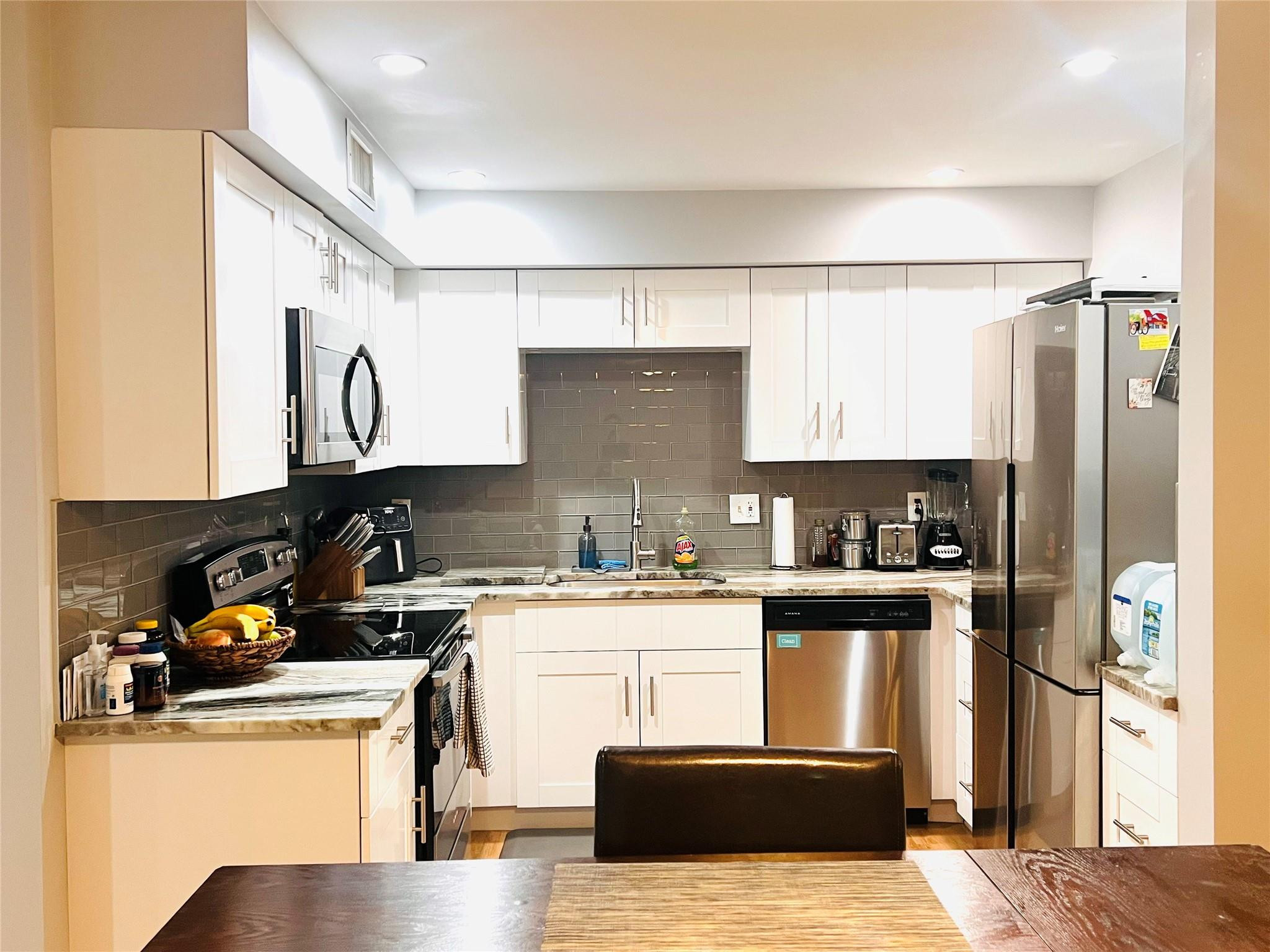 BENT TREE GARDENS WEST CO - Residential Lease