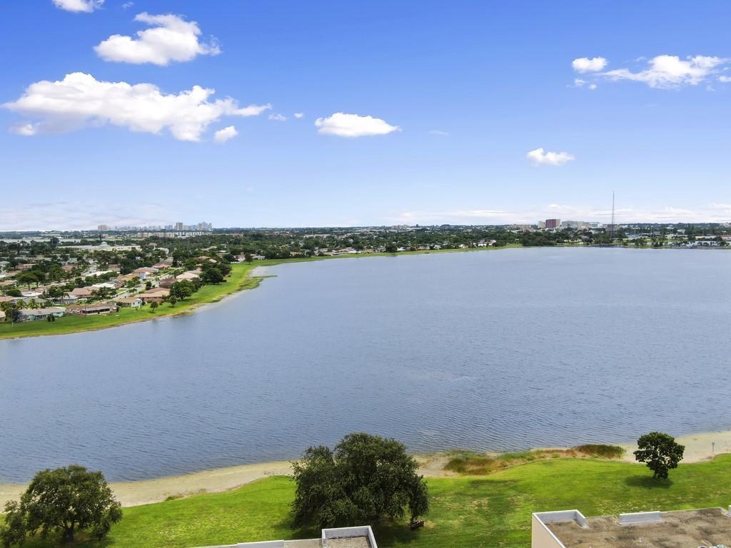 BREAKWATERS OF THE PALM BEACHES - Residential