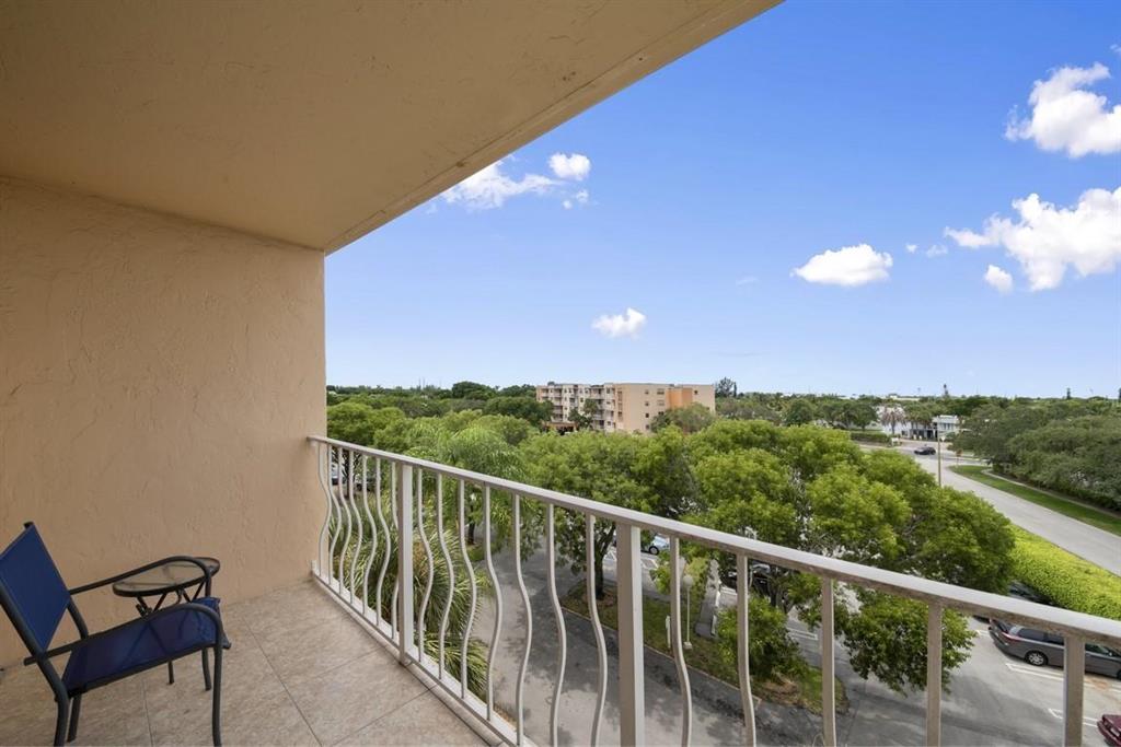 BREAKWATERS OF THE PALM BEACHES - Residential