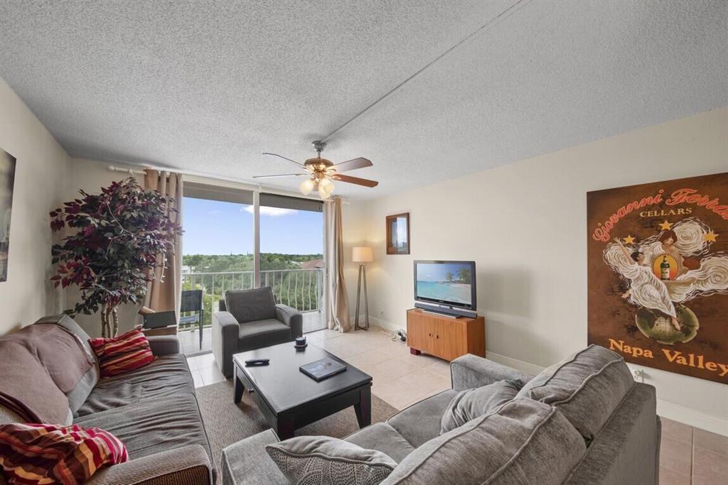 BREAKWATERS OF THE PALM BEACHES - Residential