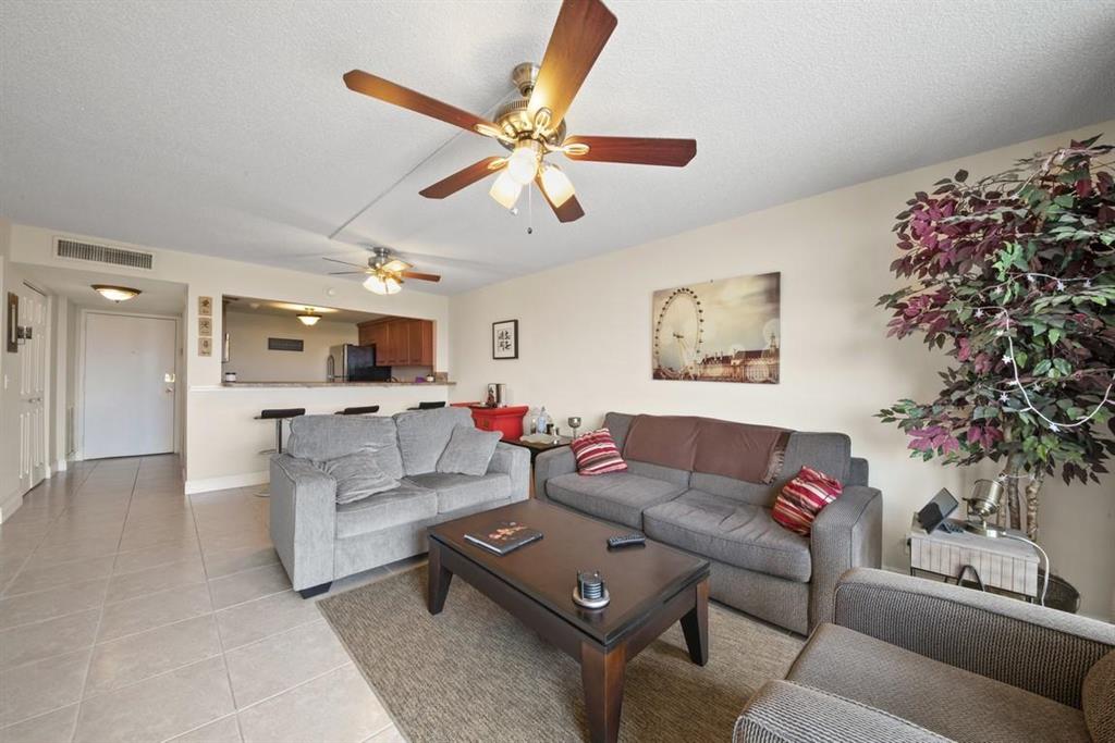 BREAKWATERS OF THE PALM BEACHES - Residential