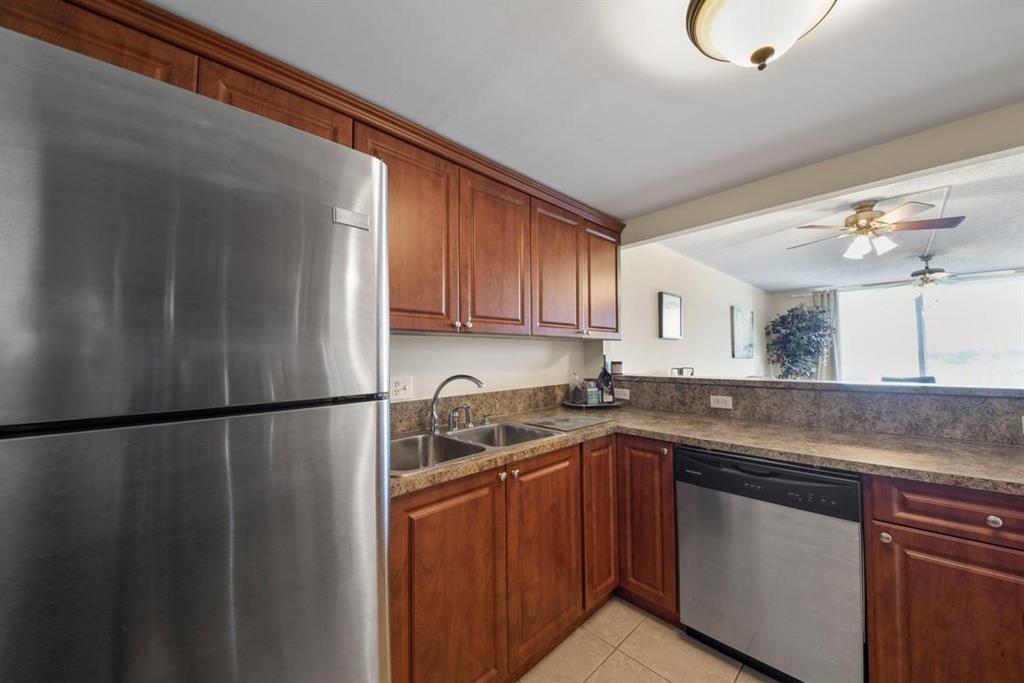 BREAKWATERS OF THE PALM BEACHES - Residential