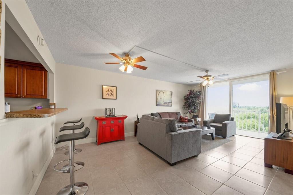 BREAKWATERS OF THE PALM BEACHES - Residential