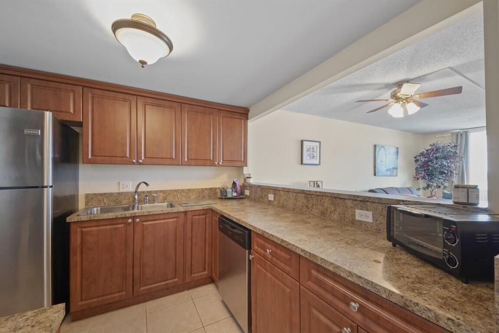 BREAKWATERS OF THE PALM BEACHES - Residential