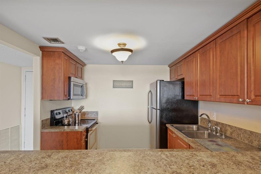 BREAKWATERS OF THE PALM BEACHES - Residential