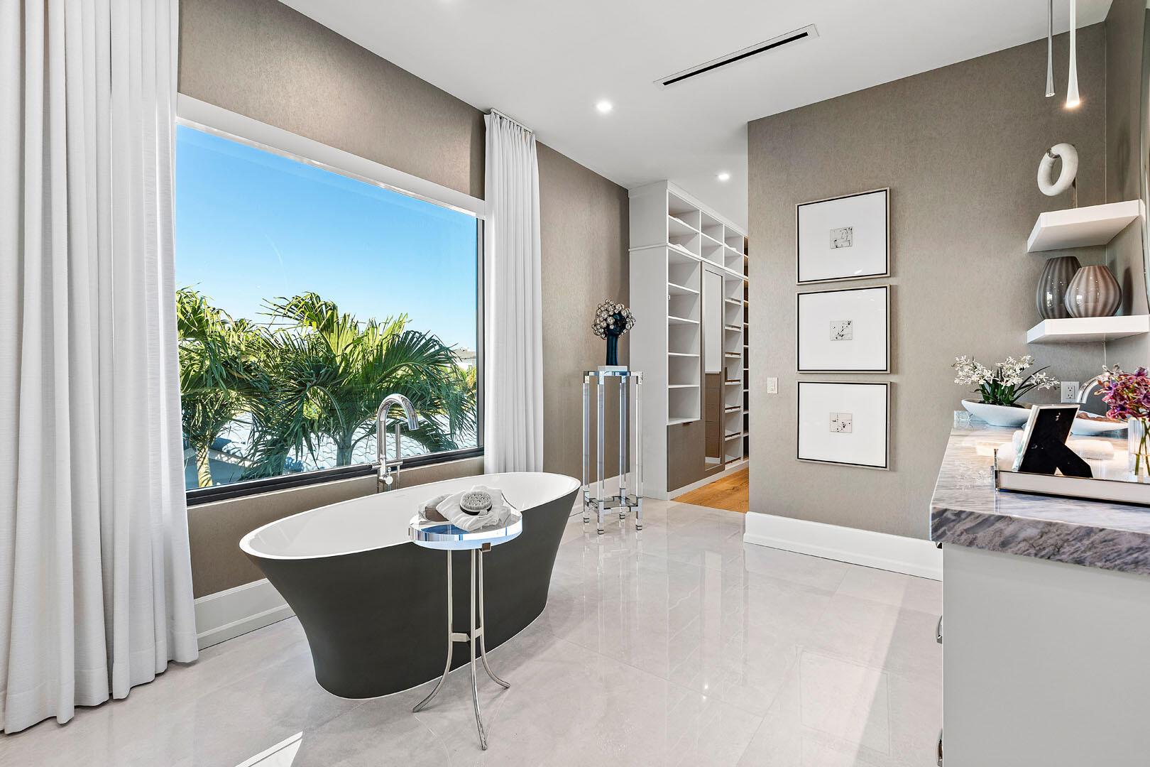 ROYAL PALM YACHT & COUNTR - Residential