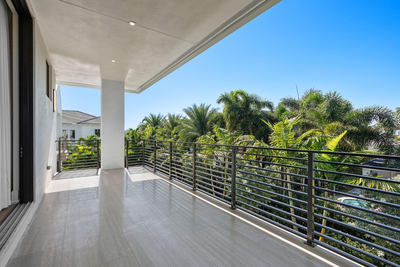 ROYAL PALM YACHT & COUNTR - Residential