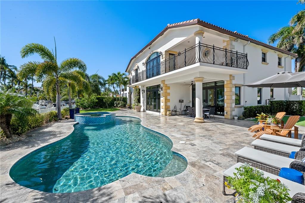 CORAL KEY VILLAS 3RD SEC - Residential