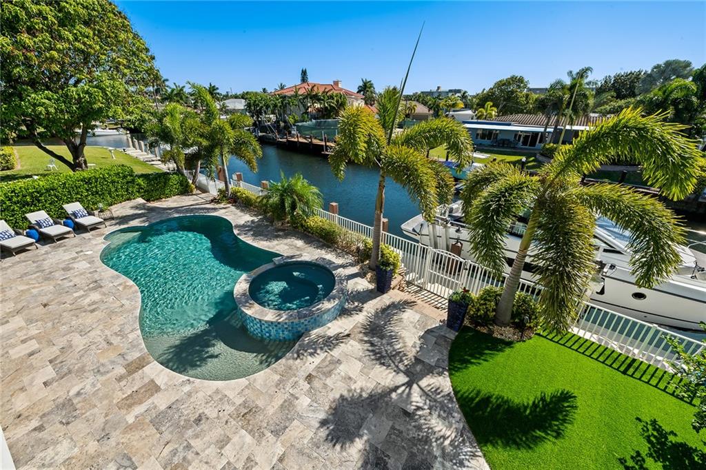 CORAL KEY VILLAS 3RD SEC - Residential