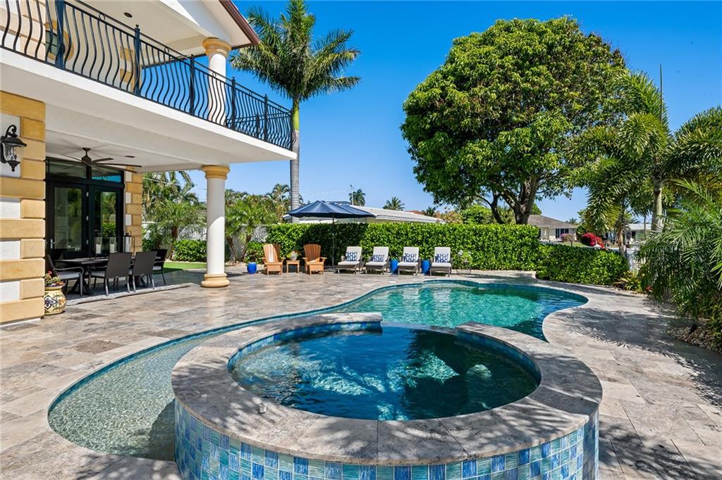 CORAL KEY VILLAS 3RD SEC - Residential