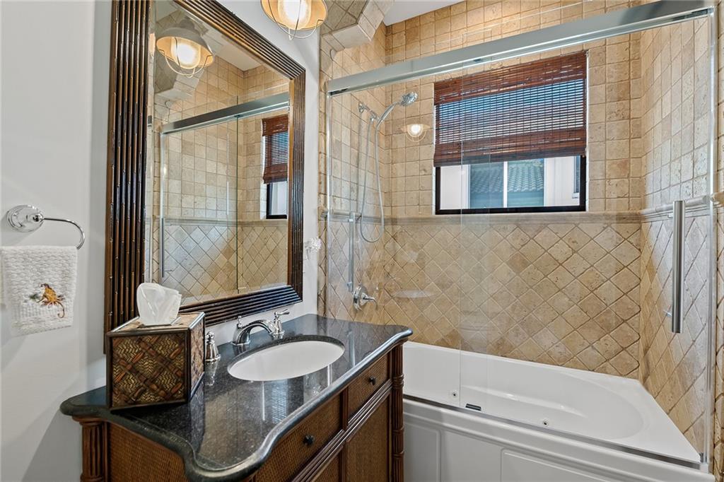 CORAL KEY VILLAS 3RD SEC - Residential