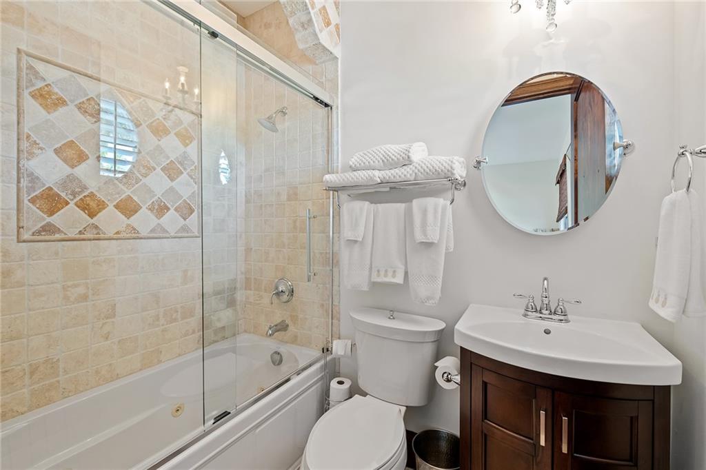 CORAL KEY VILLAS 3RD SEC - Residential