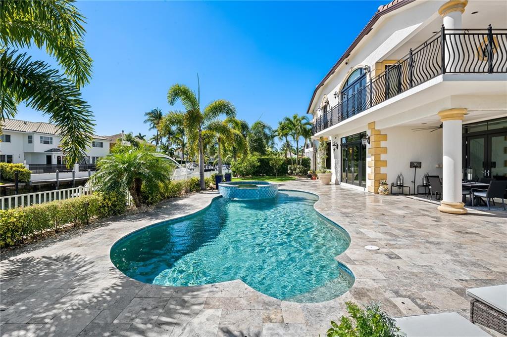 CORAL KEY VILLAS 3RD SEC - Residential