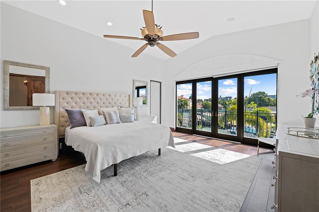 CORAL KEY VILLAS 3RD SEC - Residential