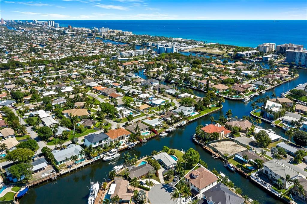 CORAL KEY VILLAS 3RD SEC - Residential