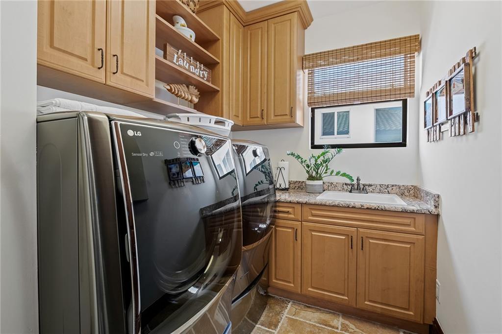 CORAL KEY VILLAS 3RD SEC - Residential