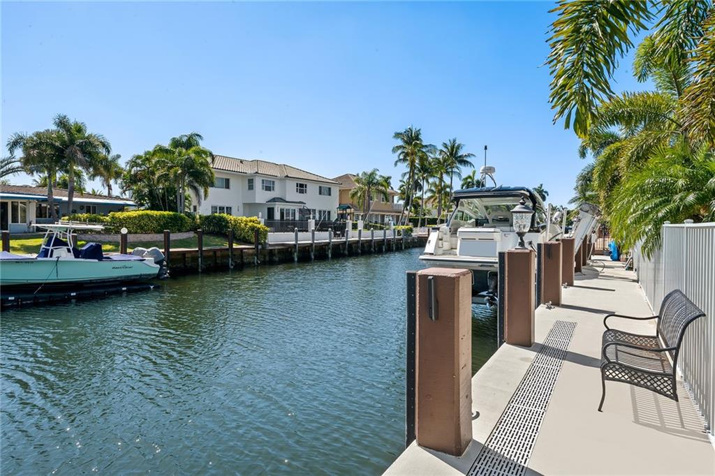 CORAL KEY VILLAS 3RD SEC - Residential