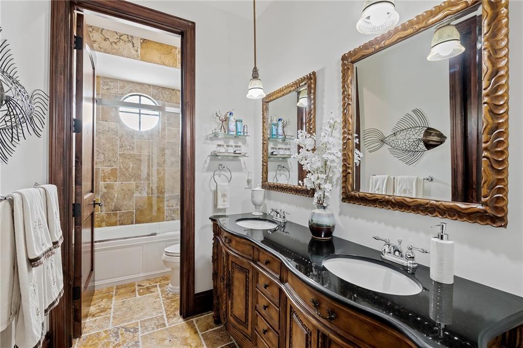 CORAL KEY VILLAS 3RD SEC - Residential