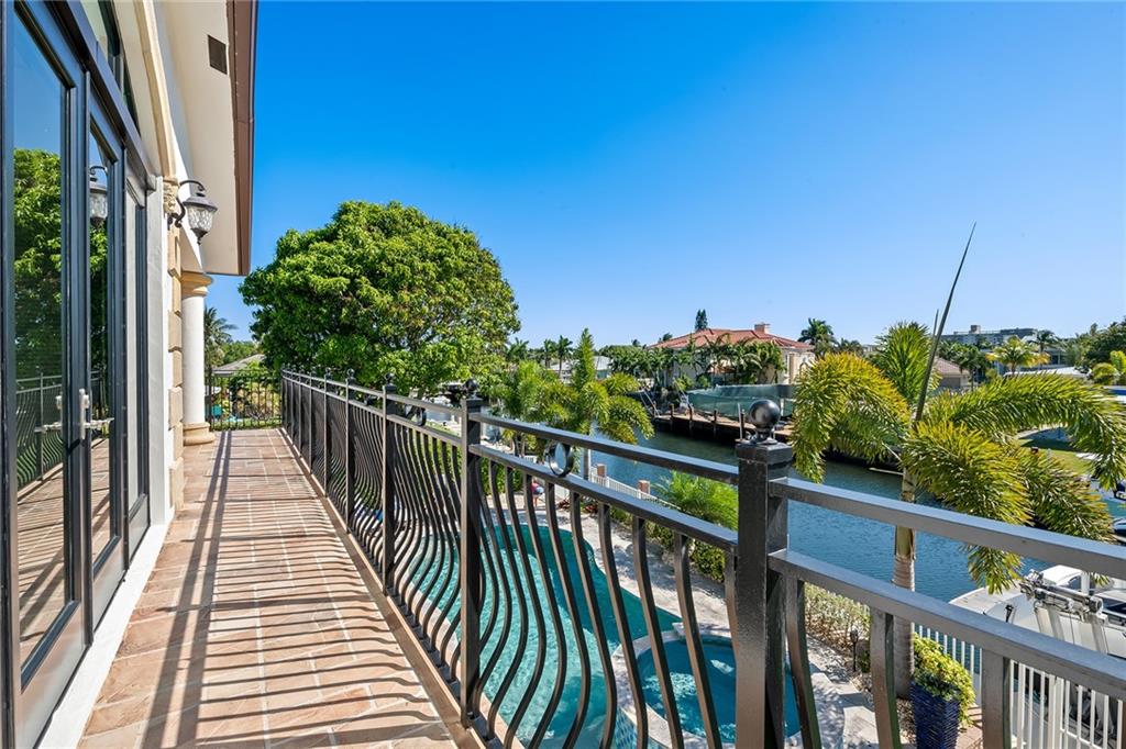 CORAL KEY VILLAS 3RD SEC - Residential