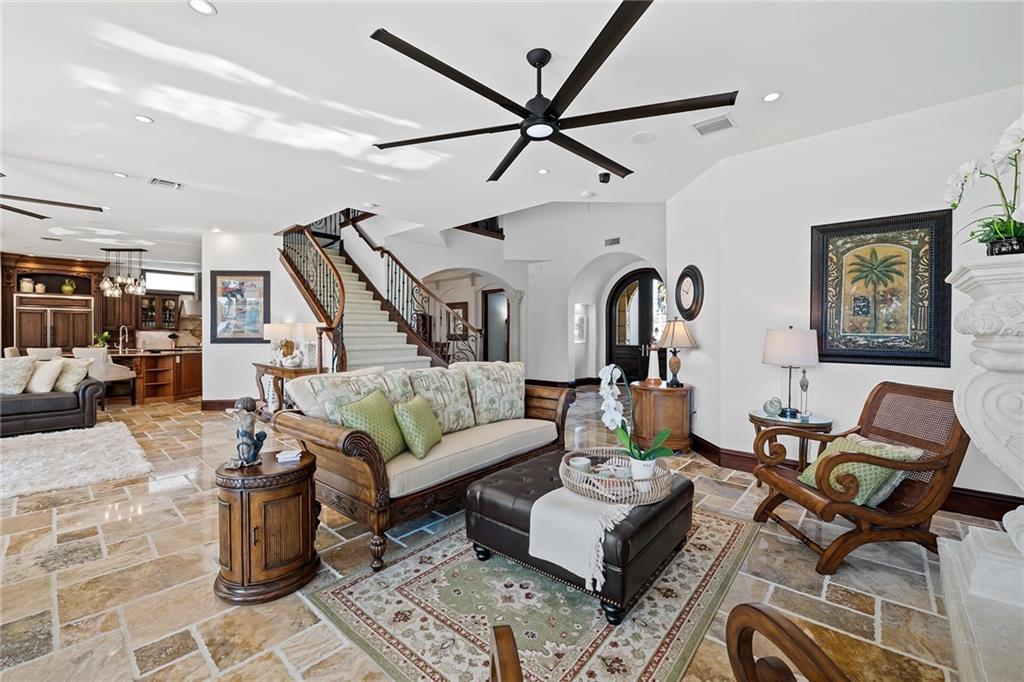 CORAL KEY VILLAS 3RD SEC - Residential