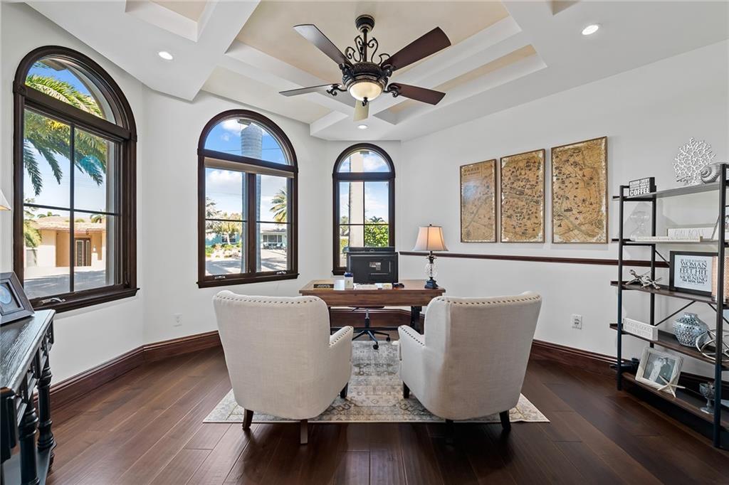 CORAL KEY VILLAS 3RD SEC - Residential