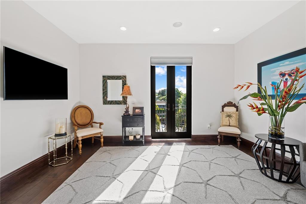 CORAL KEY VILLAS 3RD SEC - Residential