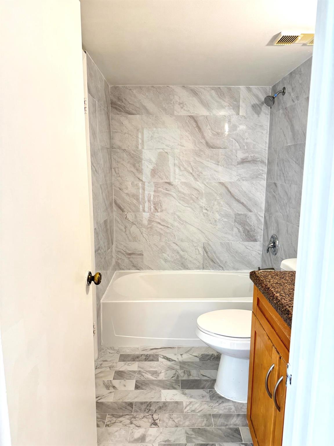 Located in the heart of Coral Springs, Beautiful, remodeled top floor 3-bedroom, 2 full bath unit with open floor plan, All Brand-new S.S. appliances, freshly painted, ready for immediate occupancy. Gated community, clubhouse, 24-hour gym access, 2 pools, tennis courts, A-rated schools.